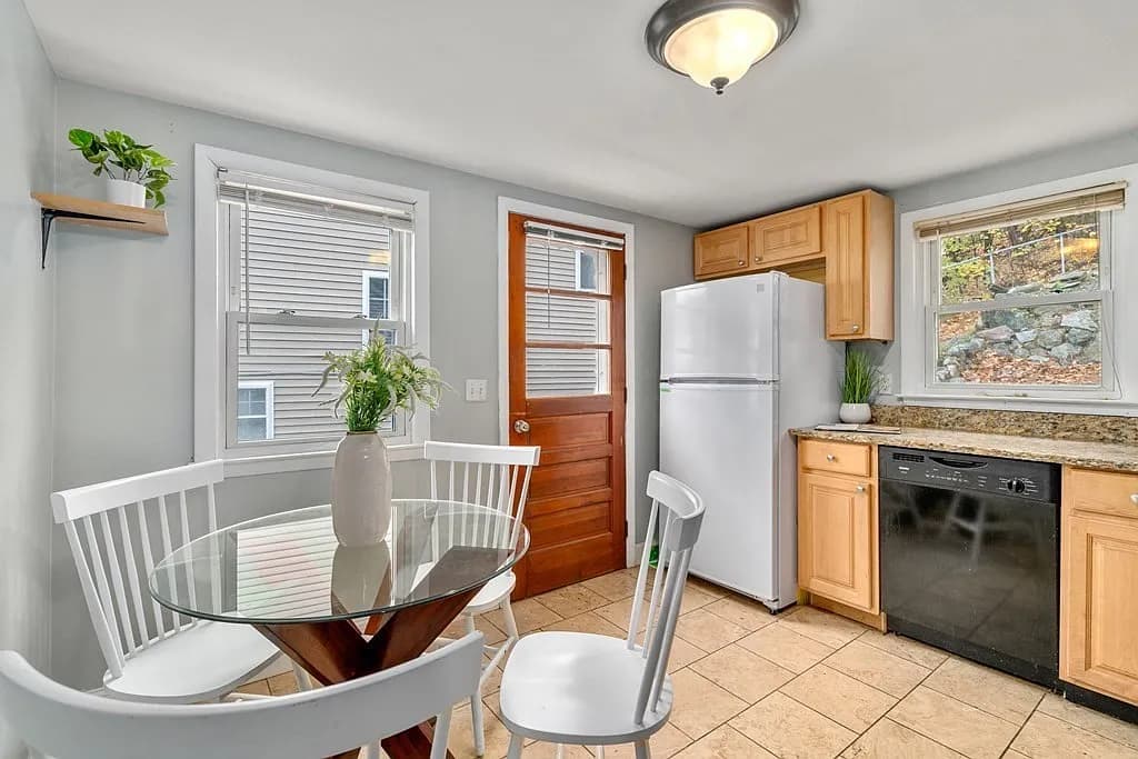 Four-Bedroom Single-Family on Princeton Avenue — photo 5